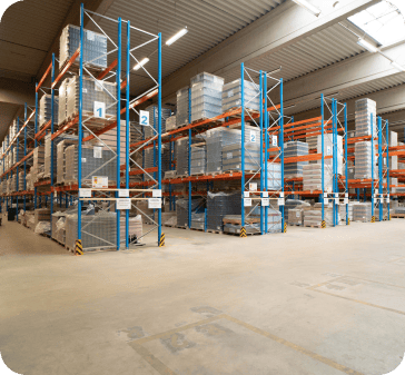 Κέντρο Logistics Ransbach Αποθήκη με στοιβαγμένες παλέτες